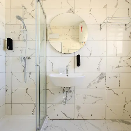 F8-4 Ensuite Bedroom Sliema