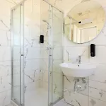 F8-4 Ensuite Bedroom