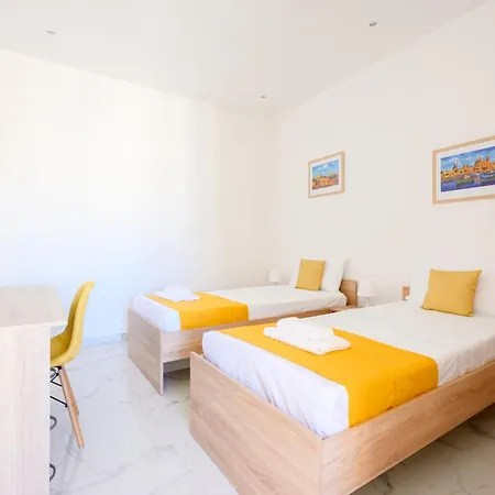 Kwatera prywatna F8-4 Ensuite Bedroom Sliema