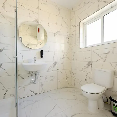 F8-4 Ensuite Bedroom * Sliema